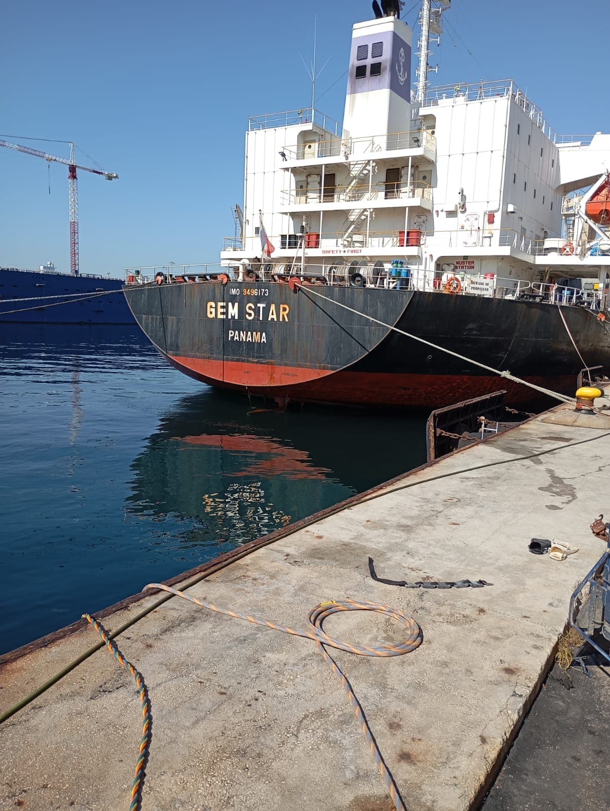 Buques y estructuras flotantes